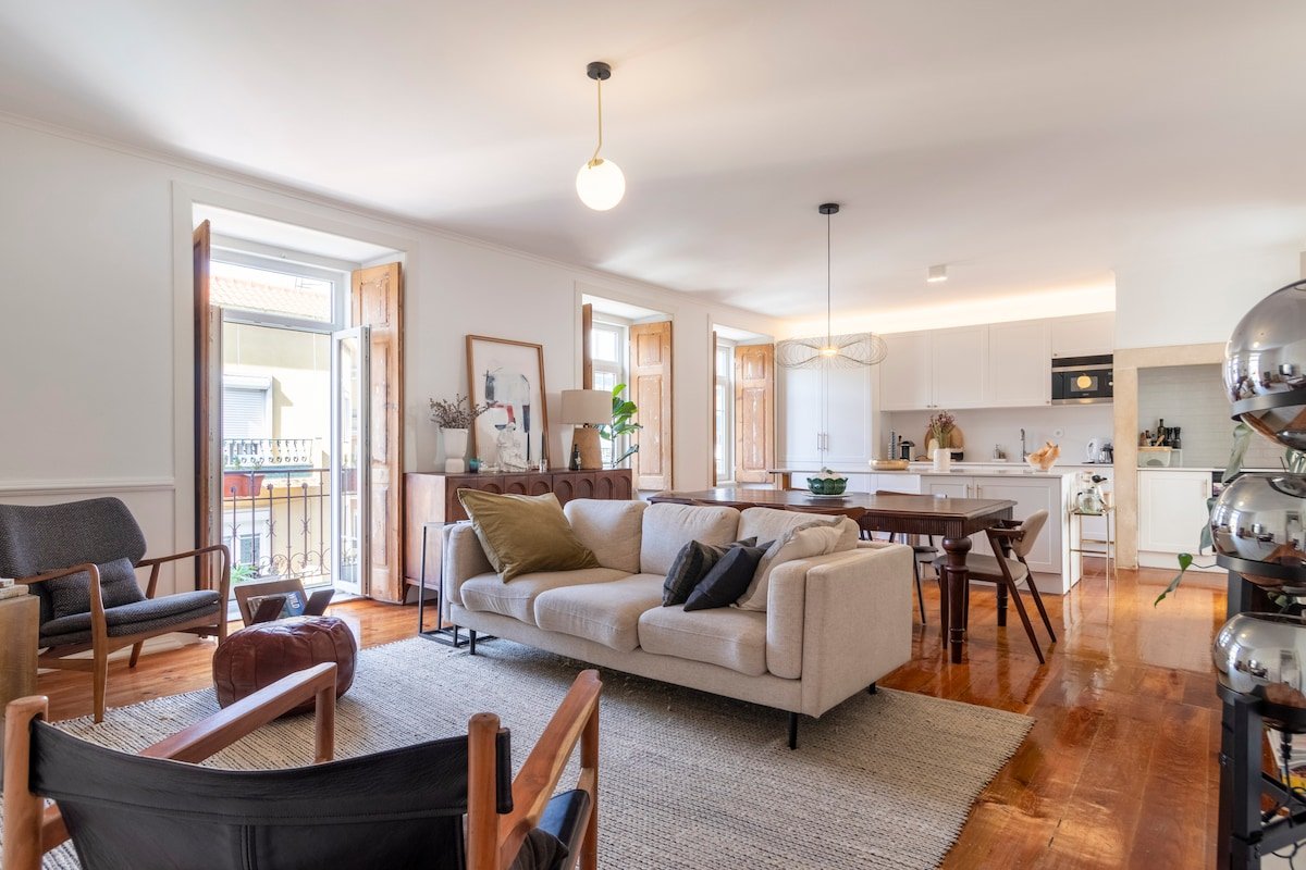 Casa das Flores 4BR + Office Space and A/C gallery image 2