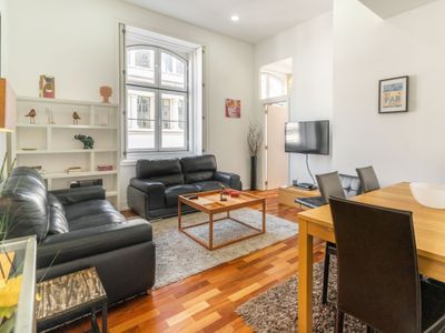 Lv Premier Chiado CH3- views, central, AC, lift