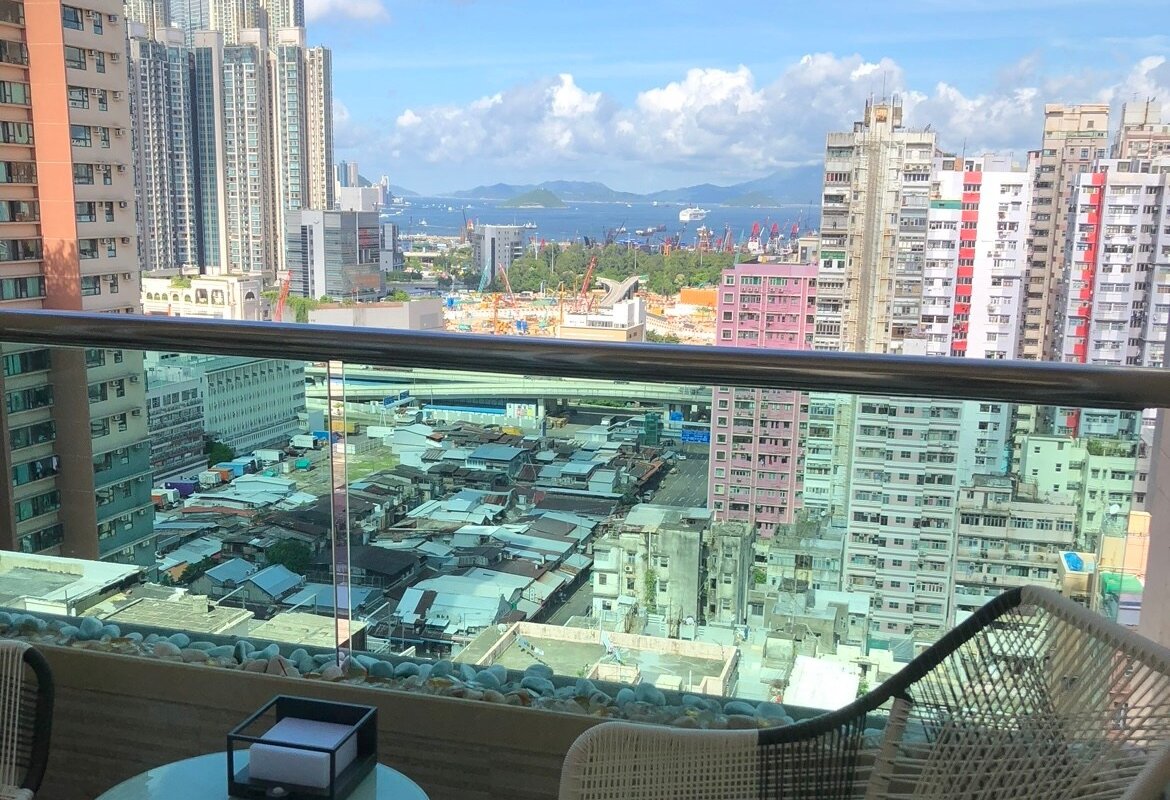 Modern 2BR/2Bath Seaview apt with balcony/1min MTR gallery image 3