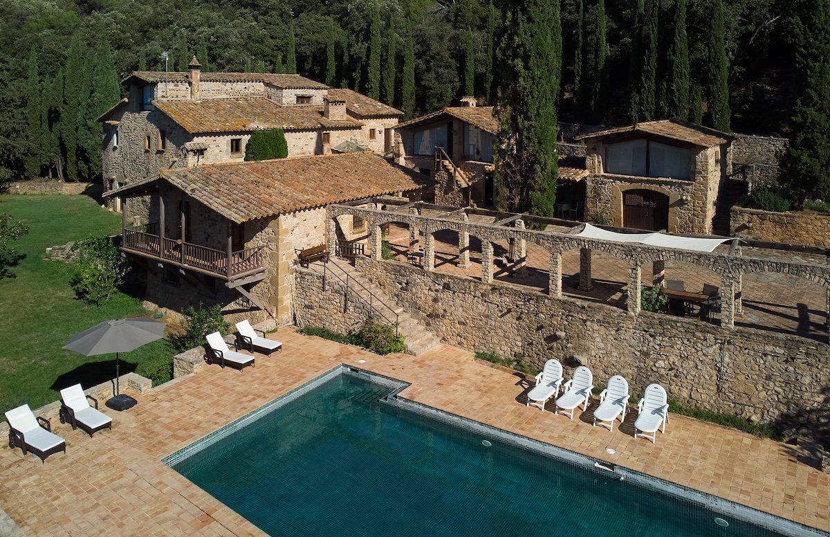 spectacular 17th century house in a rural setting gallery image 5