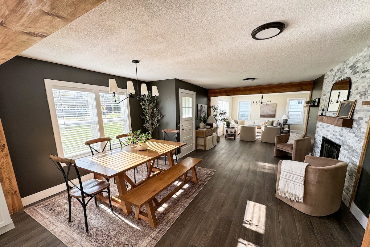 Cozy home, Central Location, King Bed gallery image 3