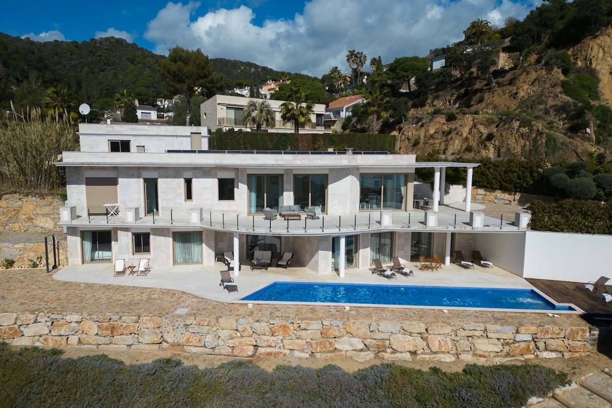 Prívate beach, Warm swimming pool and sauna gallery image 5