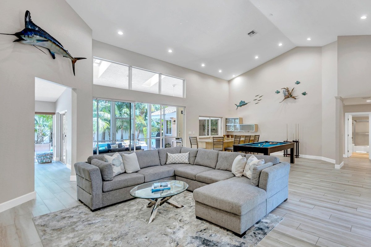 Walk to beach | Heated Pool | Marlin Key gallery image 3