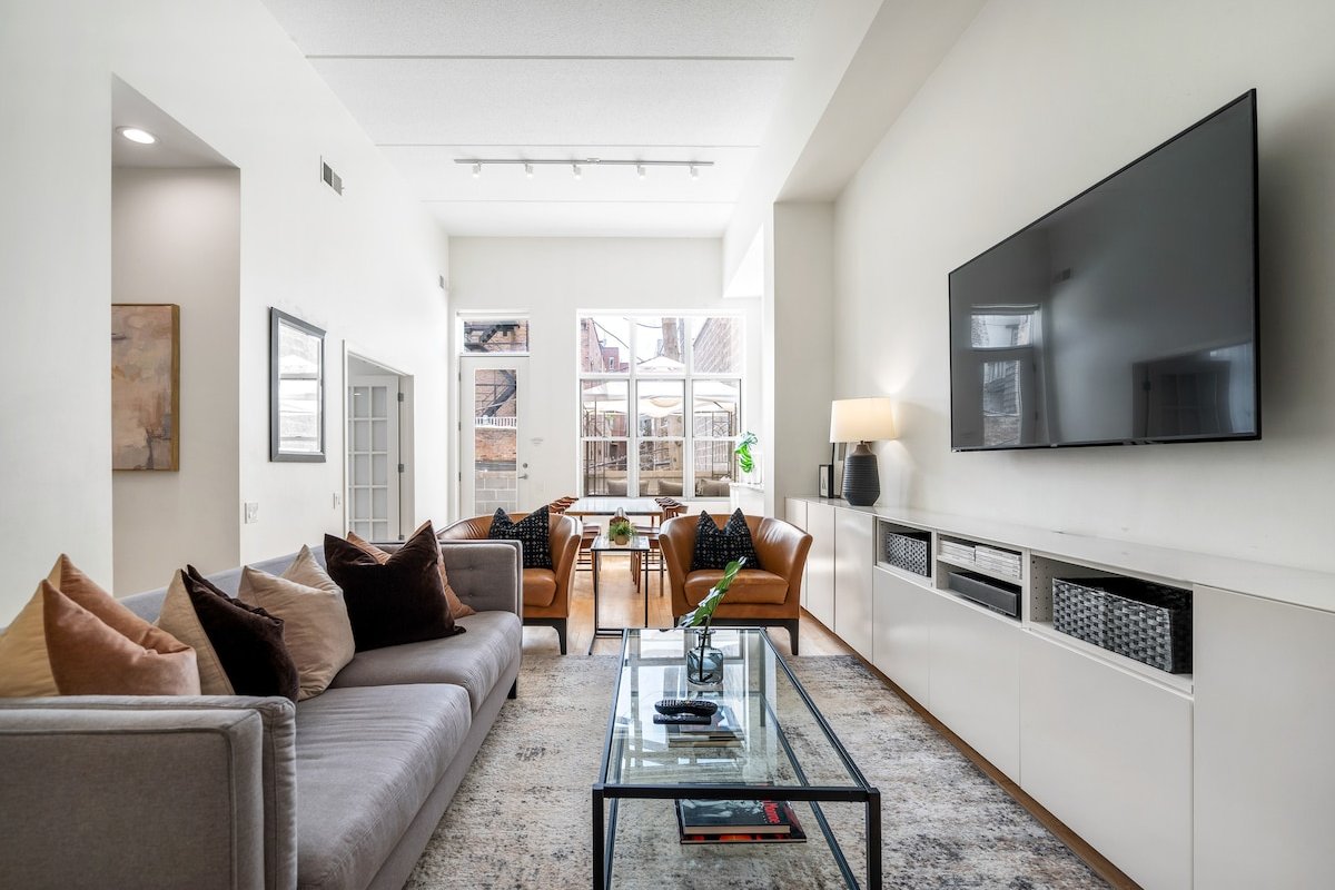 Old Town Condo with Elevator, Parking & Terrace gallery image 2