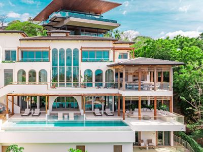 New Ocaso Luxury Villa Flamingo Beach 9 Bedrooms