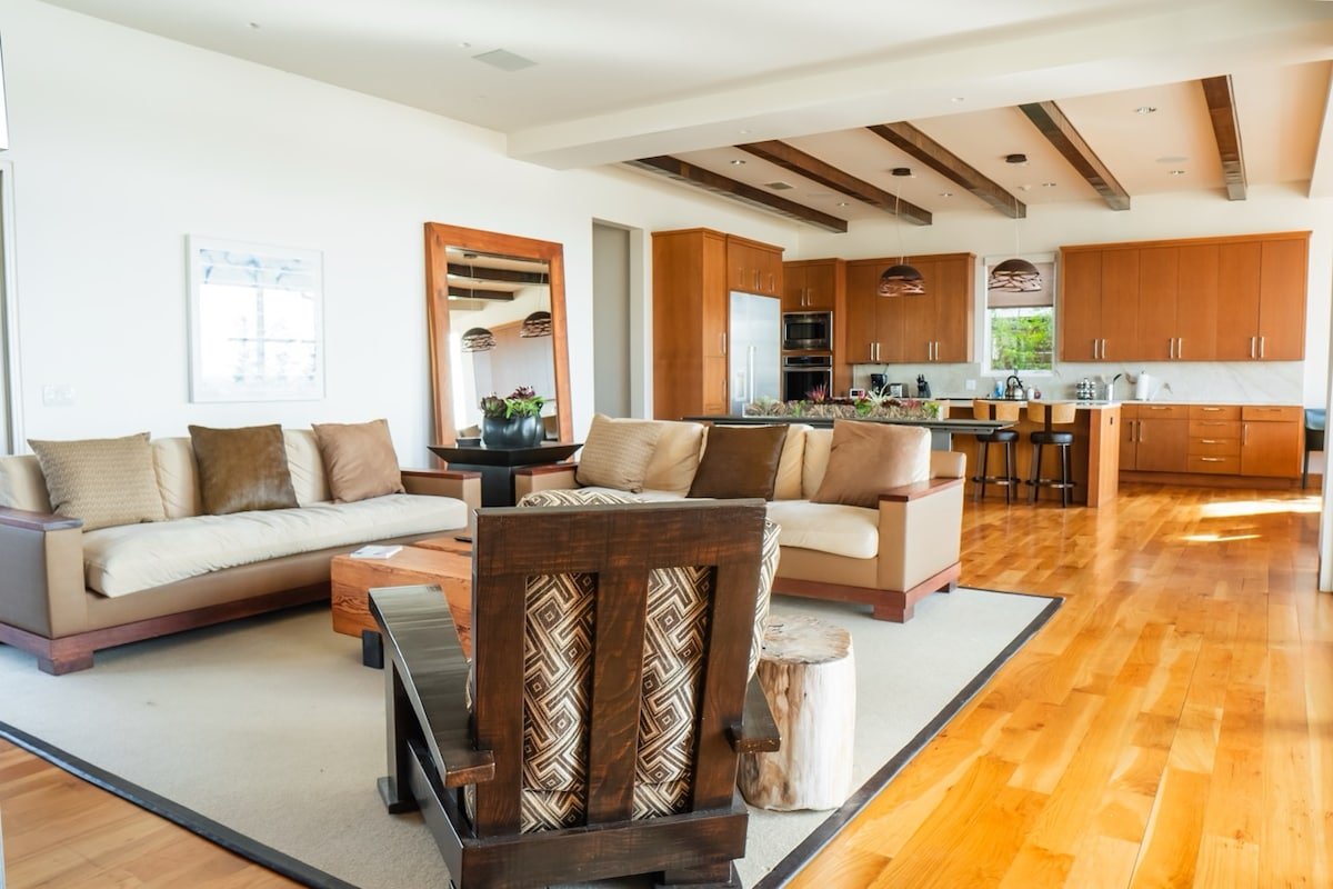 Lakeside Retreat 4BR/4BA Stunning Sunsets Sleeps 8 gallery image 3