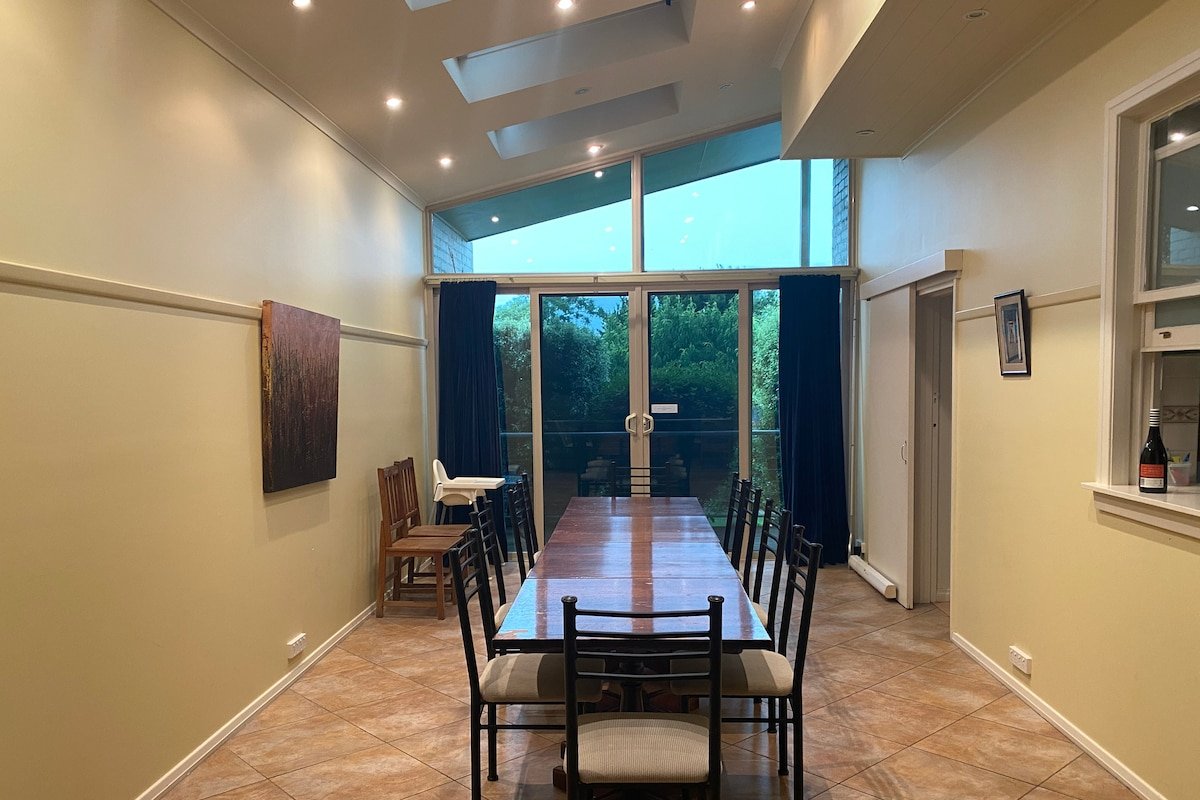 Banks at Queenscliff gallery image 5