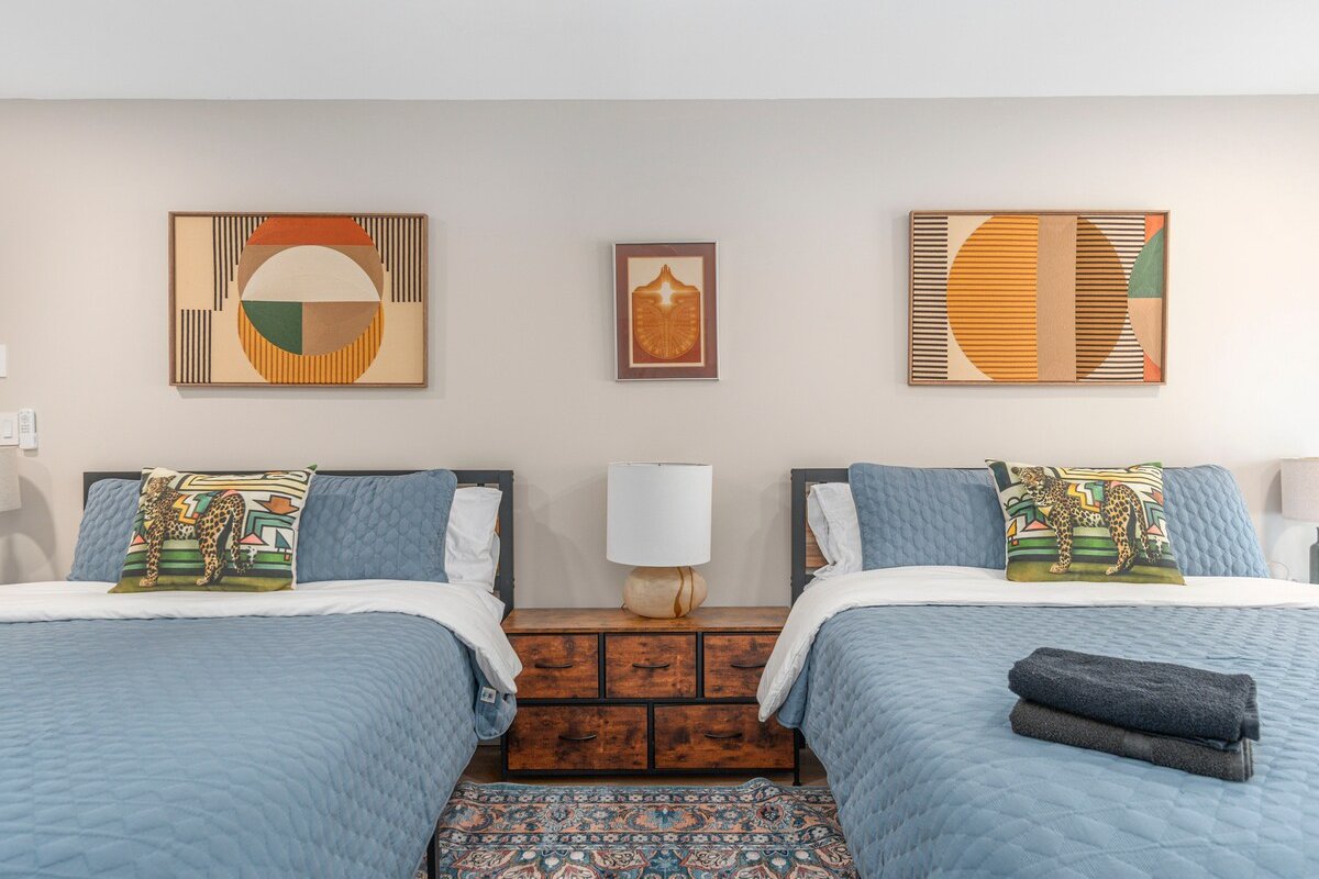 Spacious Creekside Retreat, Games, 2 x fireplaces gallery image 4