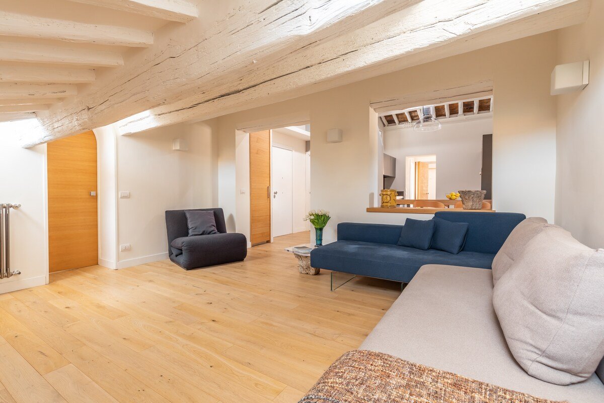 Spanish Steps Luxury Apartment gallery image 3