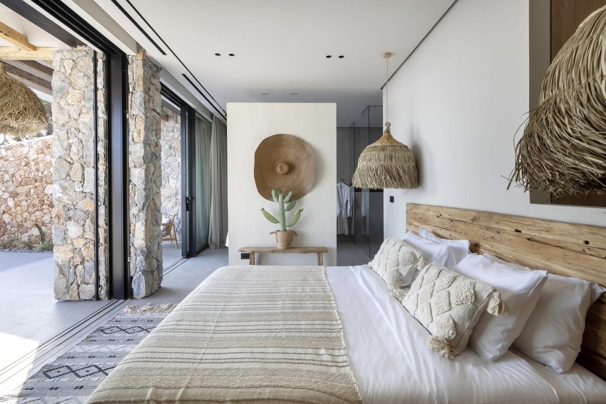 Limaro gallery image 2