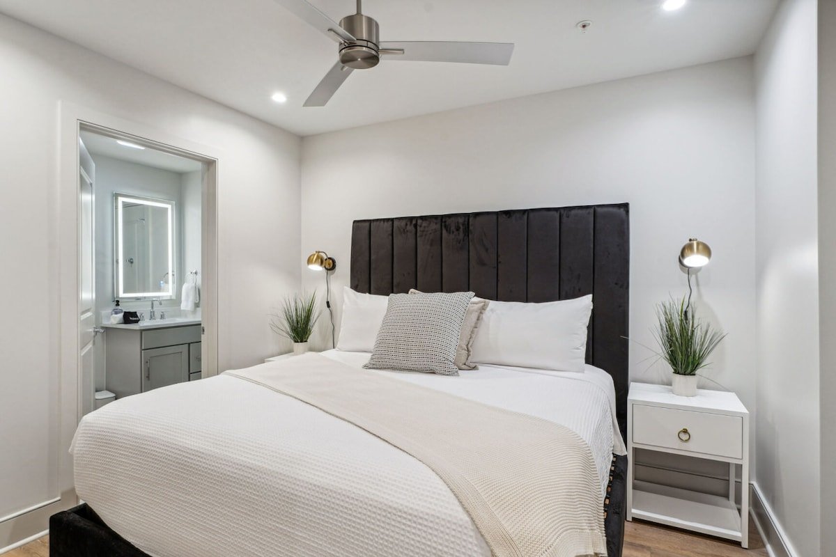 Spacious 5BD, Walk to French Quarter & Superdome gallery image 5