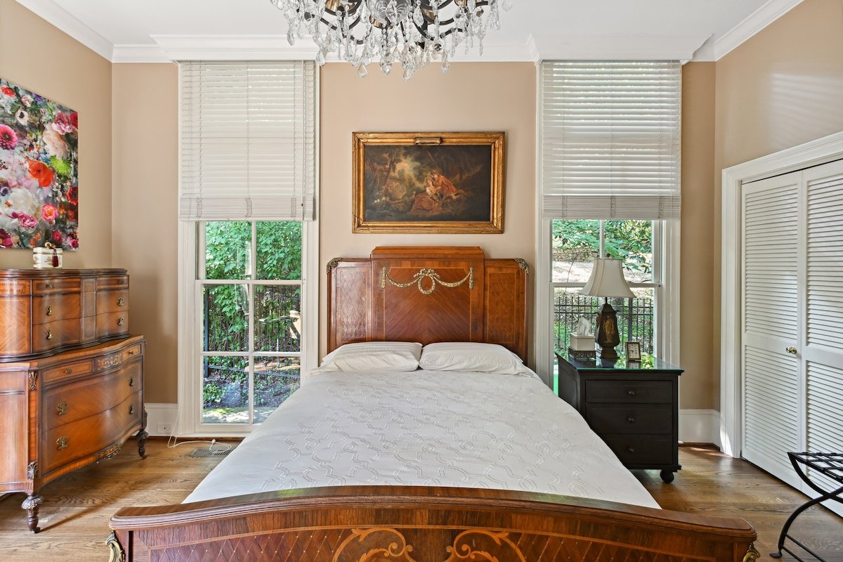 Midnight Monarch – Designer Gem, Pool, & Garden gallery image 3