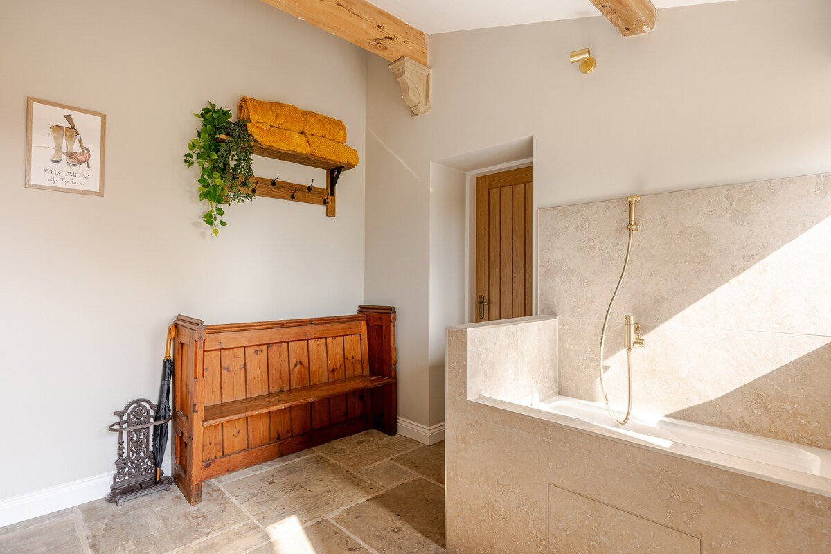 Stunning views at Rye Top Farm – with two hot tubs gallery image 3