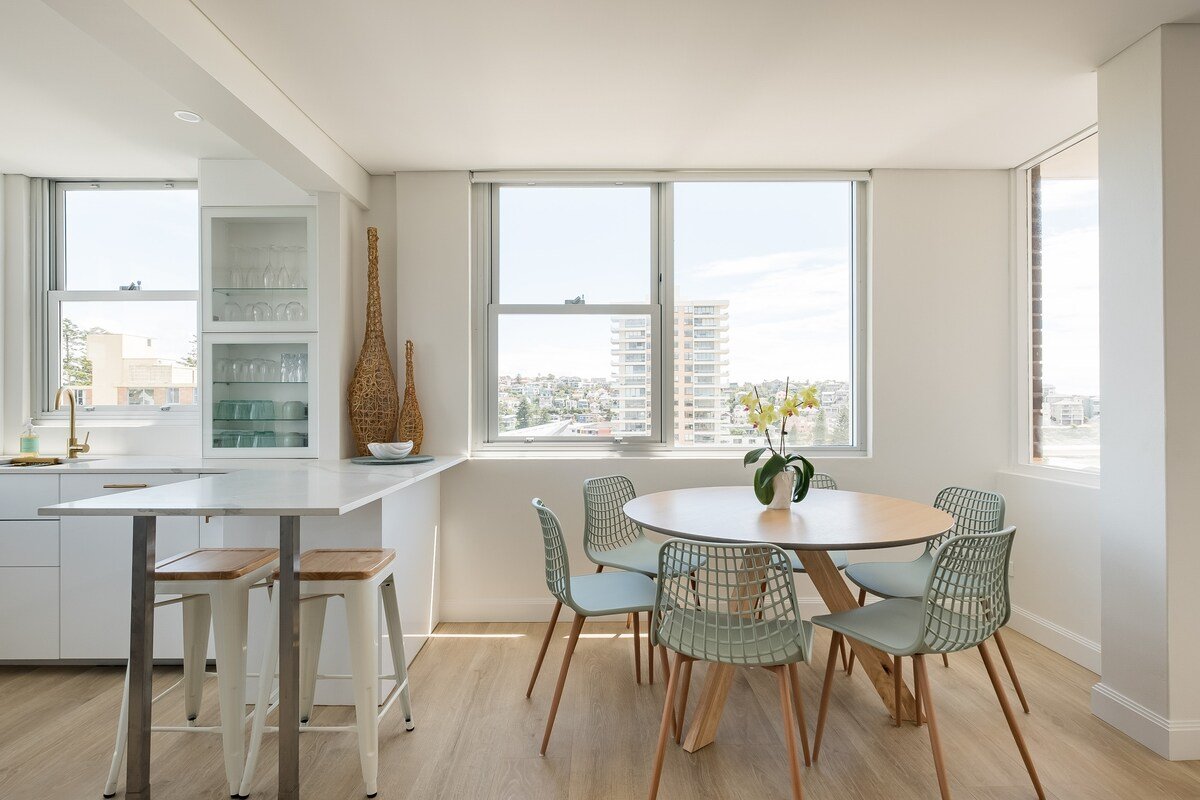 Stunning Beachfront Penthouse-Beach/District Views gallery image 4