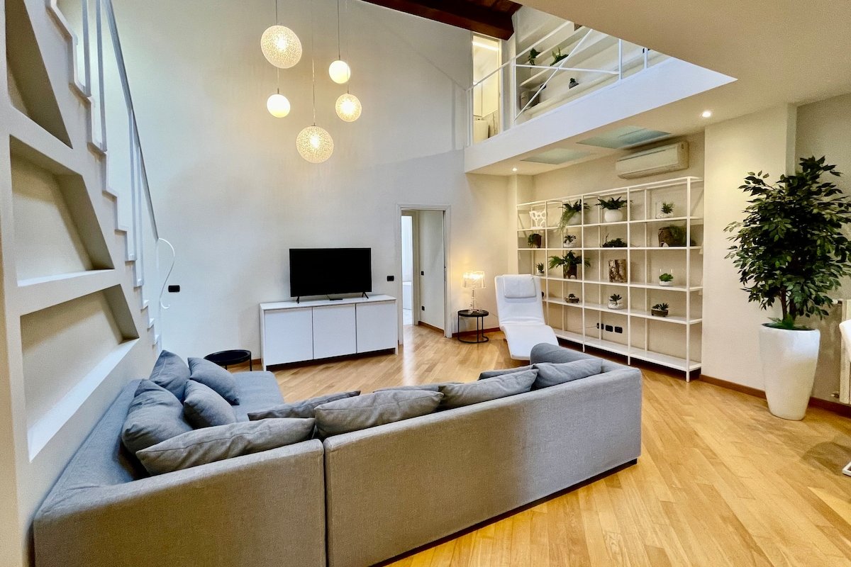 Renascentia penthouse with terrace gallery image 3