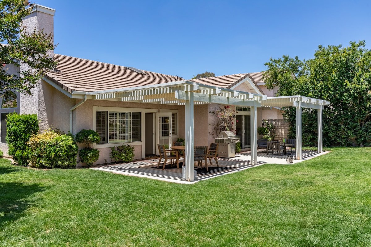 GOODE.HOMES | Luxury 3-bedroom home w/ lush garden gallery image 2