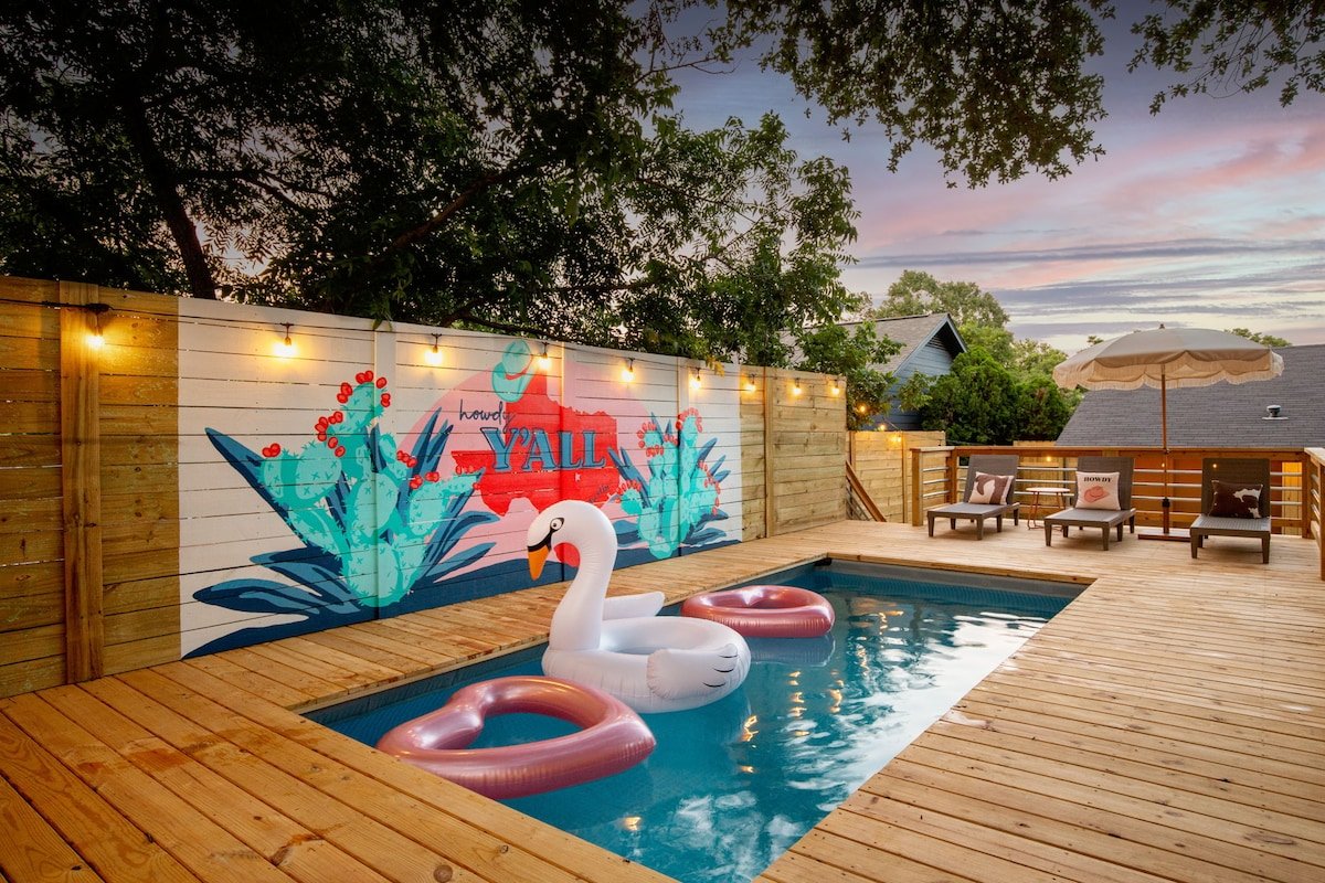 Pickleball, Pool, Resort Backyard | Cowgirl Casa gallery image 3
