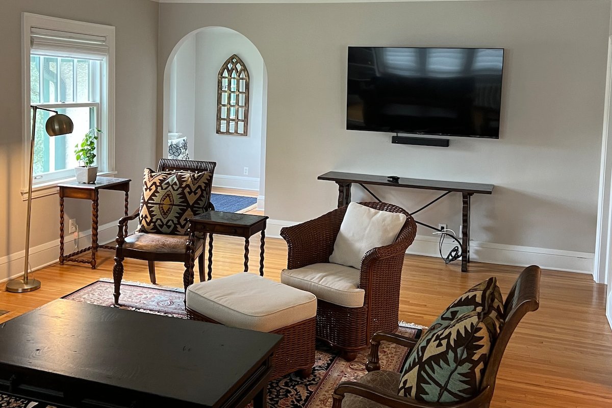 Historic Summit Avenue gallery image 4