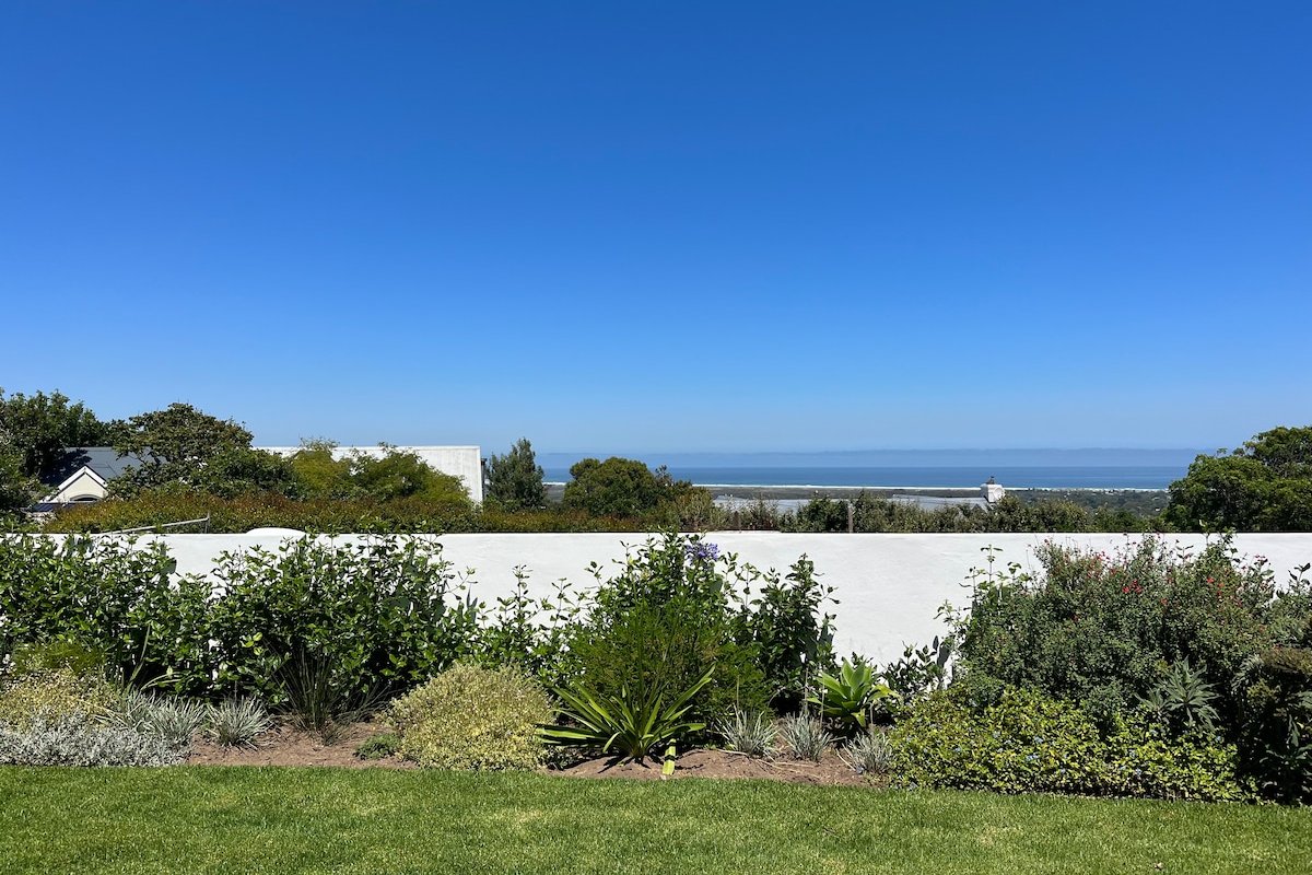 Quince Corner – Home in Noordhoek gallery image 3