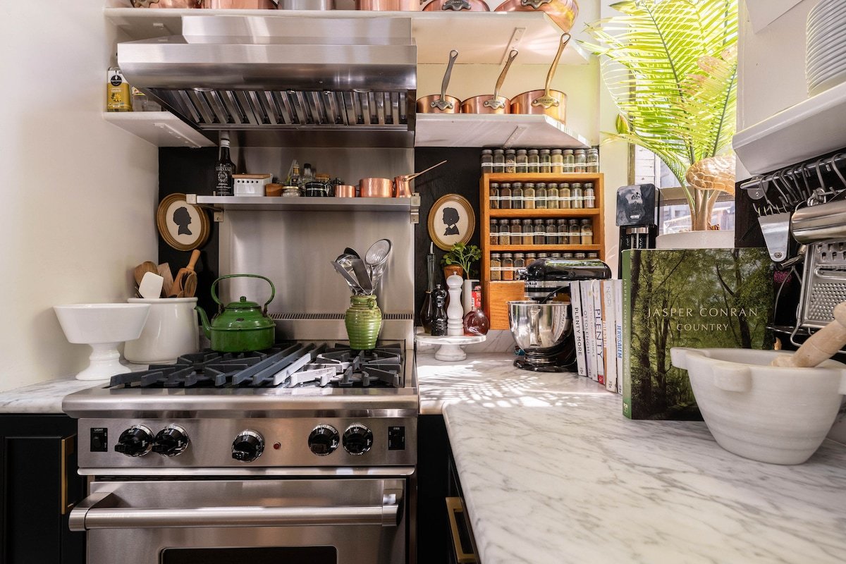 Lovely, Unique Home Near Everything gallery image 3