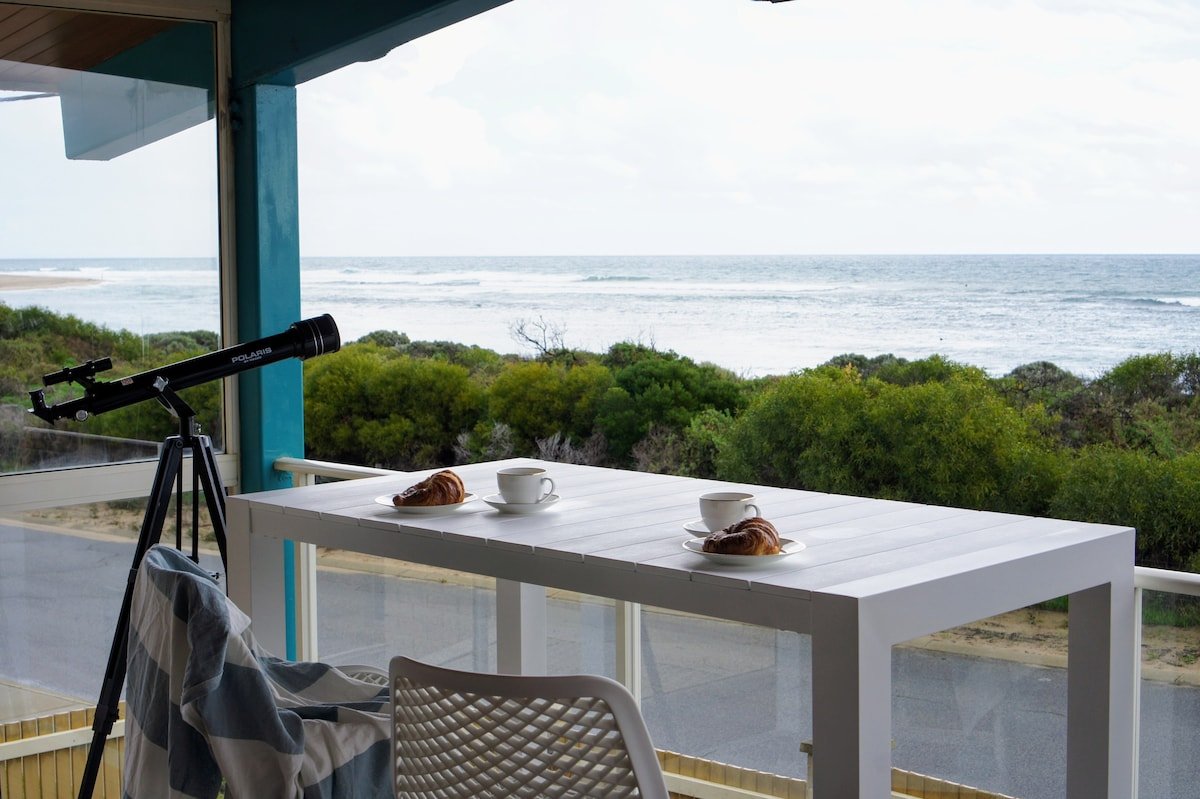 Front row views – Beach House Avalon gallery image 3