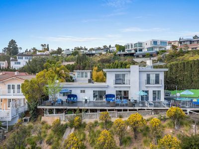 holliwood hills amazyng