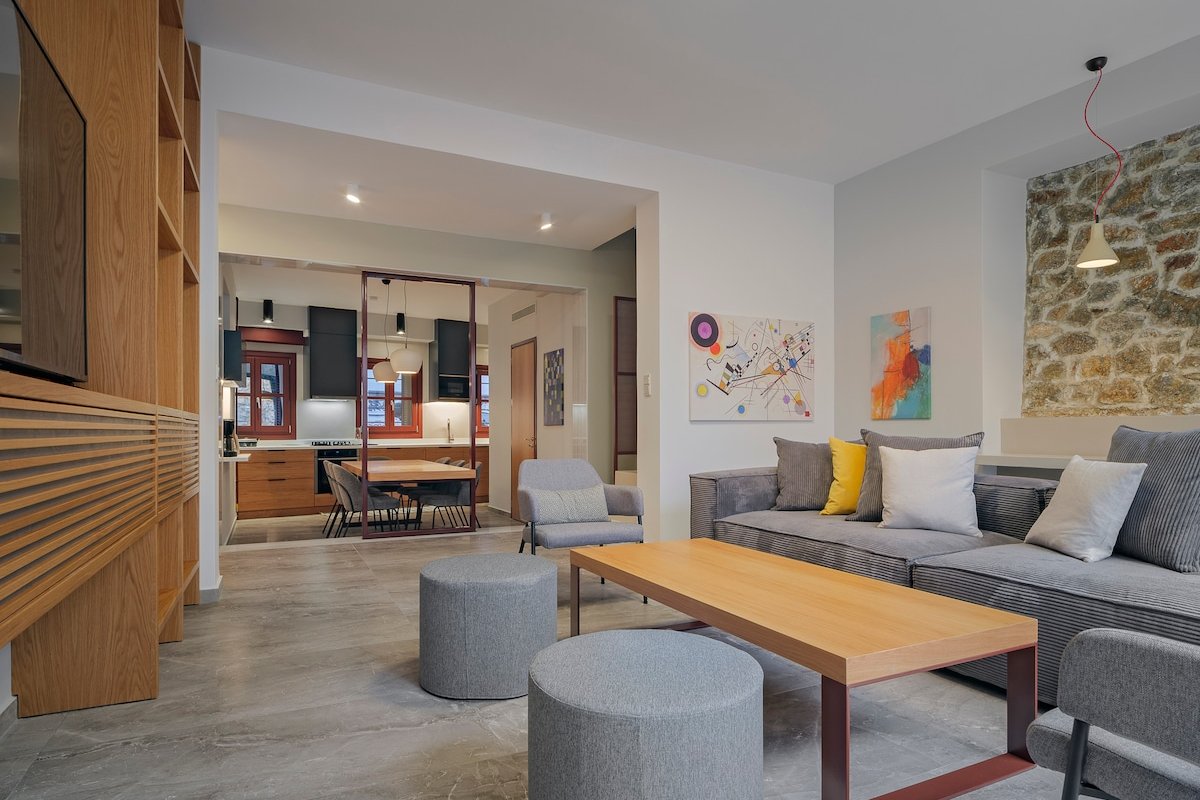 A Neoclassical Mansion in Athens gallery image 2