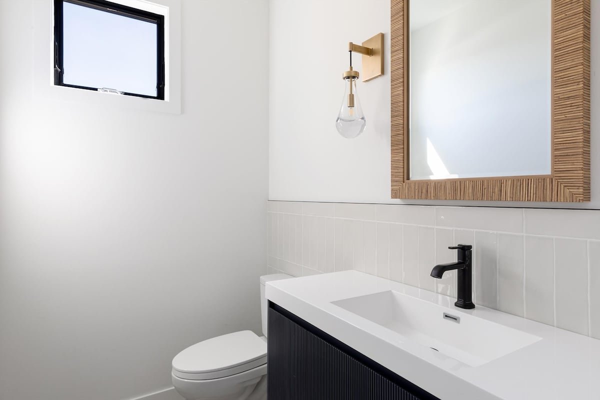 New Build: Water Views & Pool