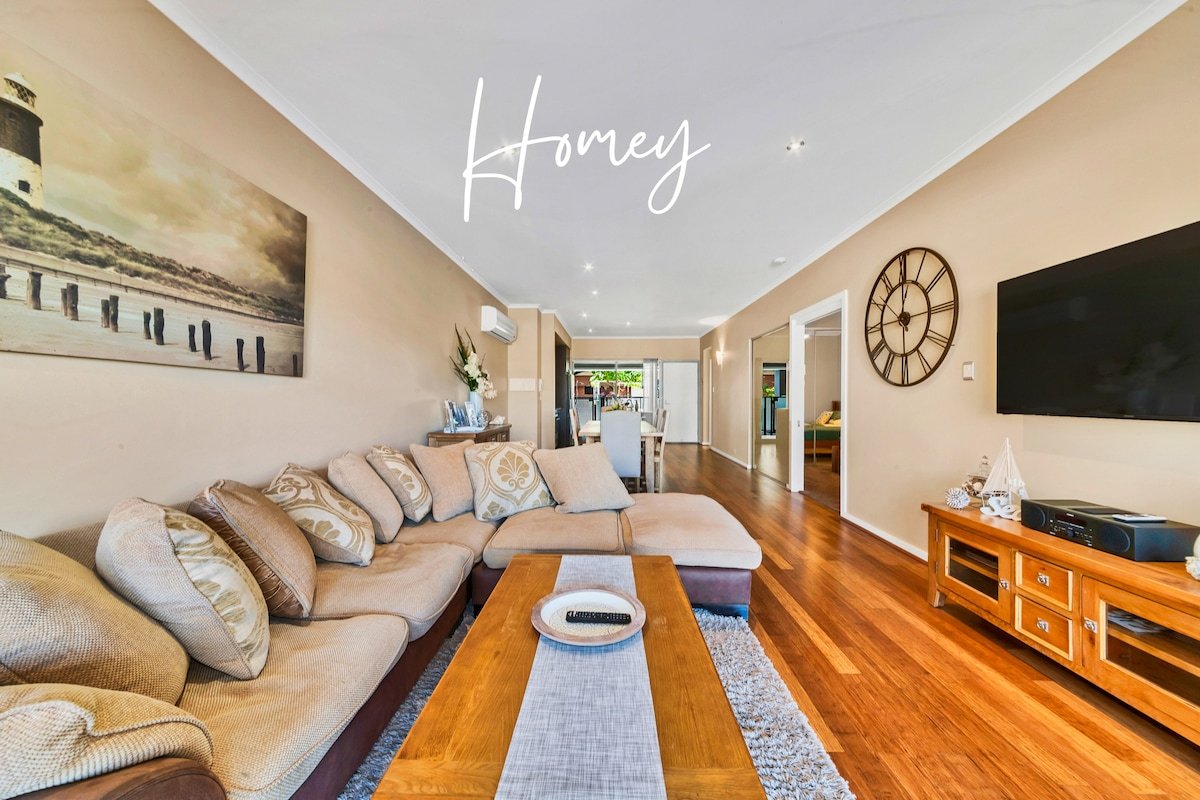 Dolphins At Your Balcony! Waterfront~Dolphin Quay gallery image 4