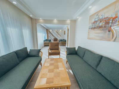 Merkezi konumda, Geniş, 2 Balkonlu ve Asansörlü