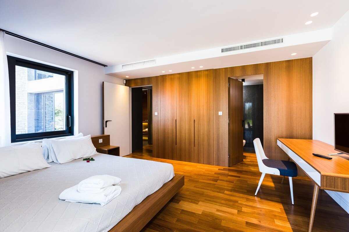 Litinus Regia gallery image 3