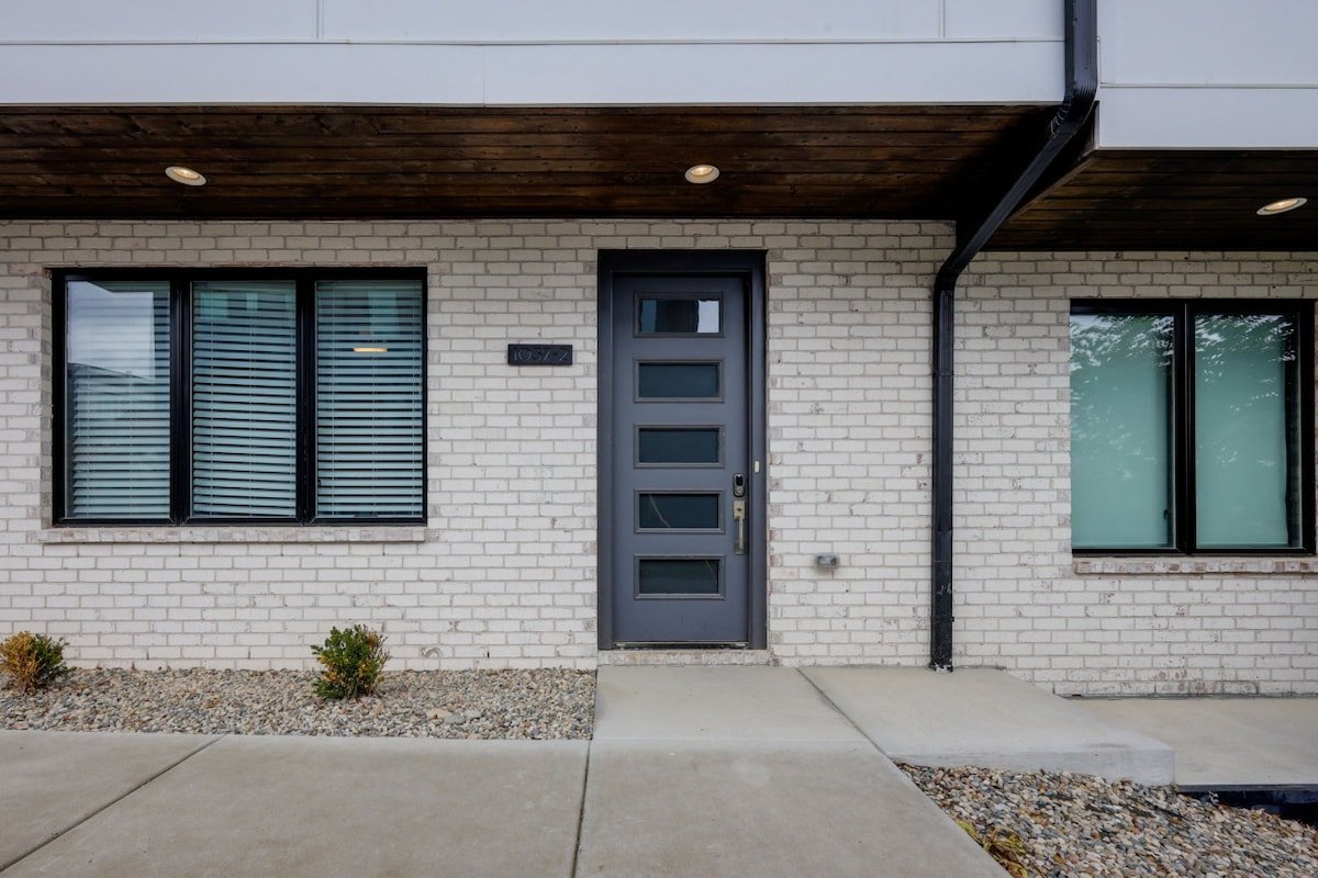 Urban Oasis | Rooftop Luxury | Arcade Fun gallery image 3