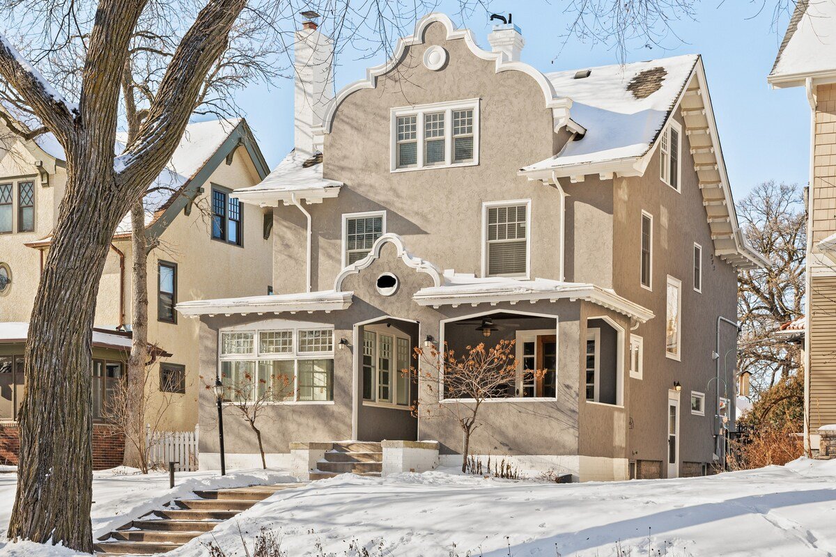 Premier modern 5 bed room 5 bath new construction gallery image 4