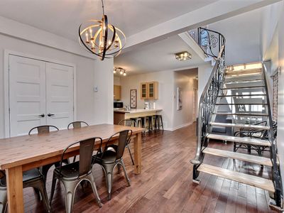 5BDR Loft Downtown w/ Private Rooftop Deck