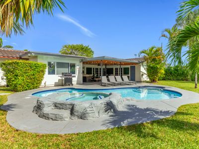 5BR Single-Level Home | Heated Pool, Spa, Grill