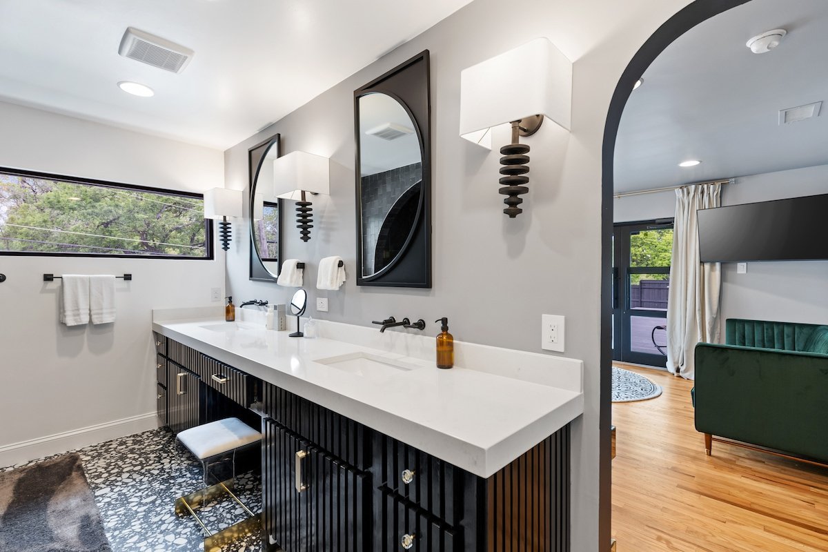 Direct Access to Park-Lake-Pool gallery image 5