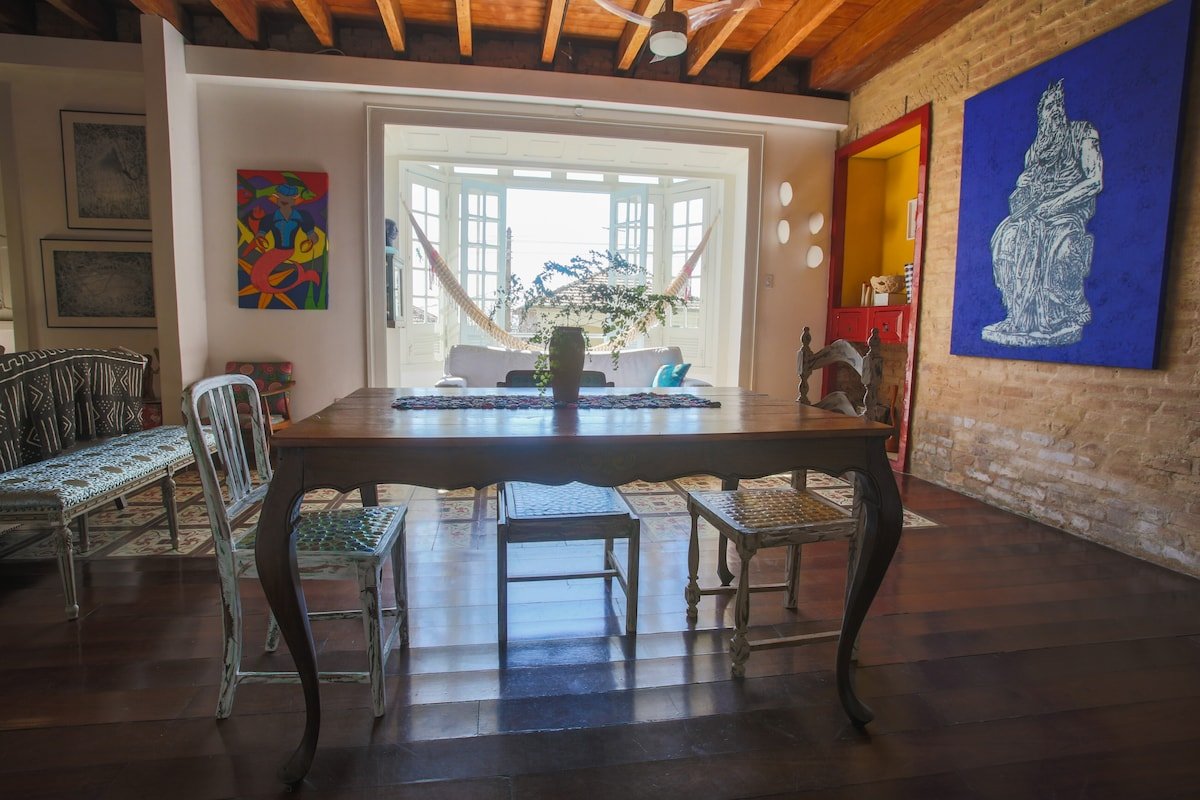 Maison Modernists Colonial House gallery image 5