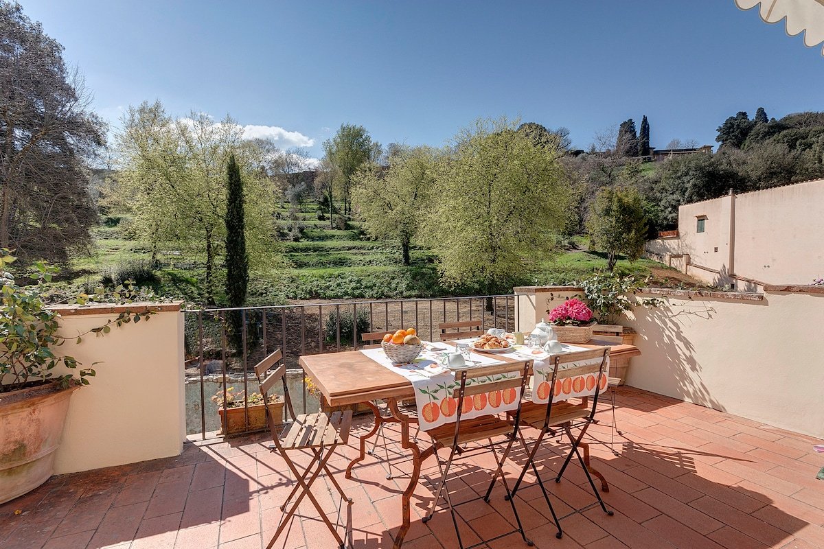 SAN NICCOLO’ 99 – A BIG APARTMENT WITH A VIEW gallery image 2