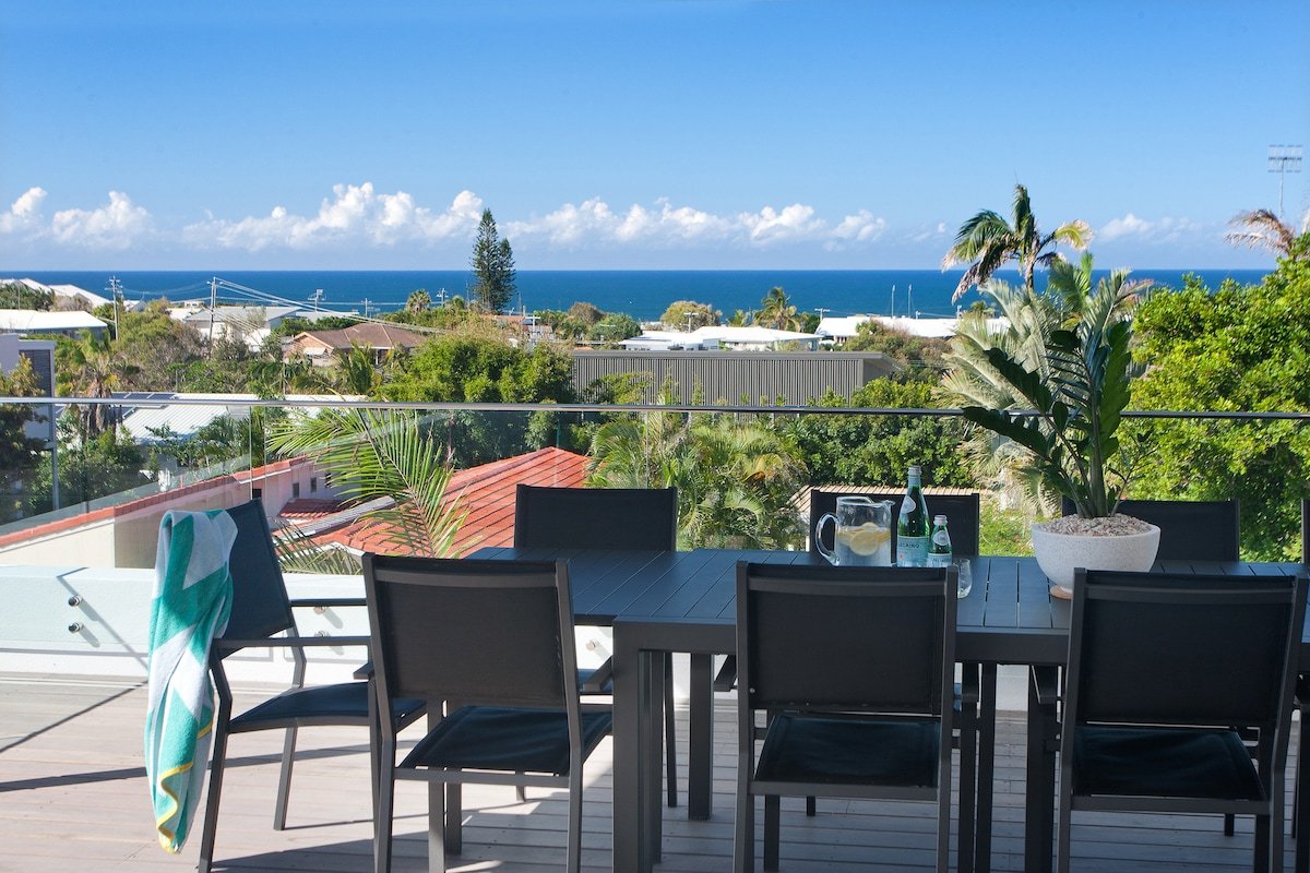 Bluey’s Beach House (4) – Ocean Views, Heated Pool gallery image 4