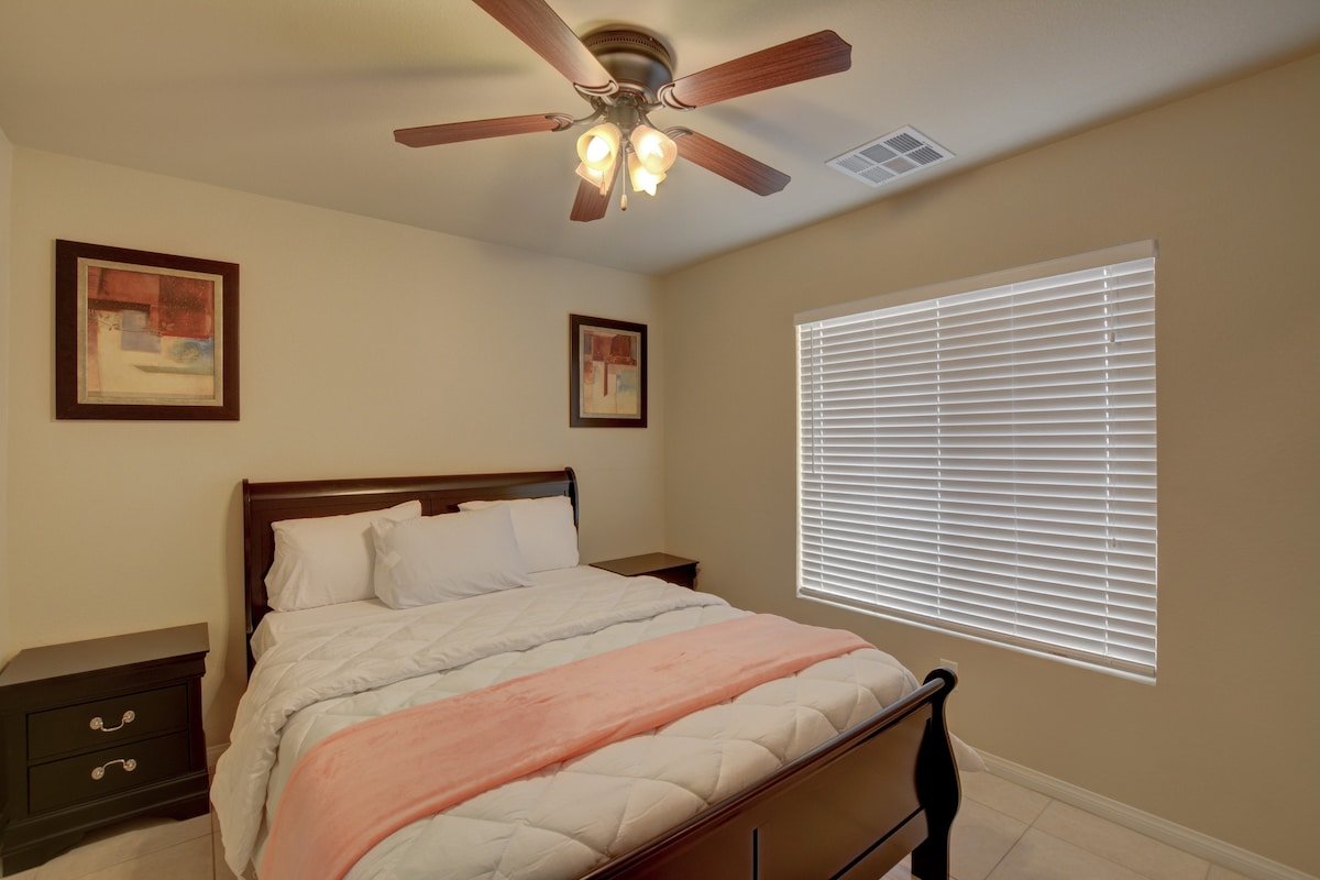 Las Vegas home nearby airport, shopping and strip! gallery image 5