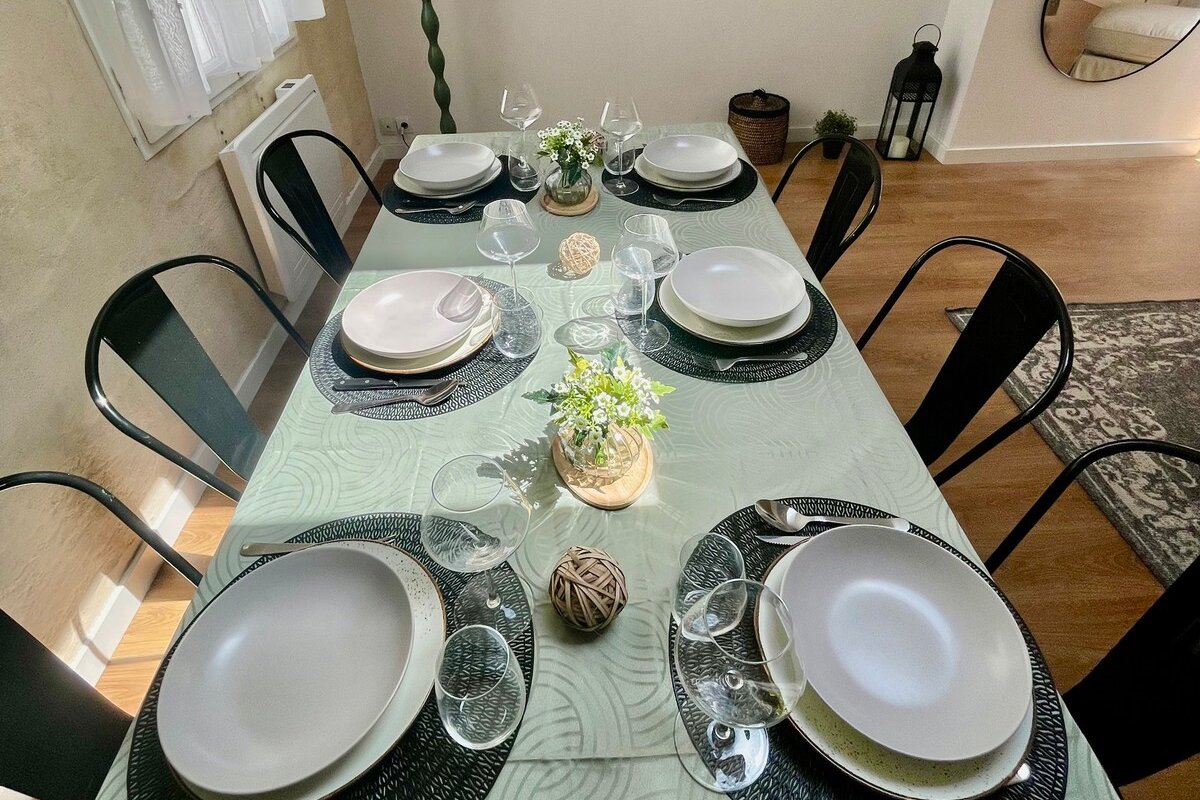 3 chambres au calme, coeur du triangle d’or – Tram gallery image 4