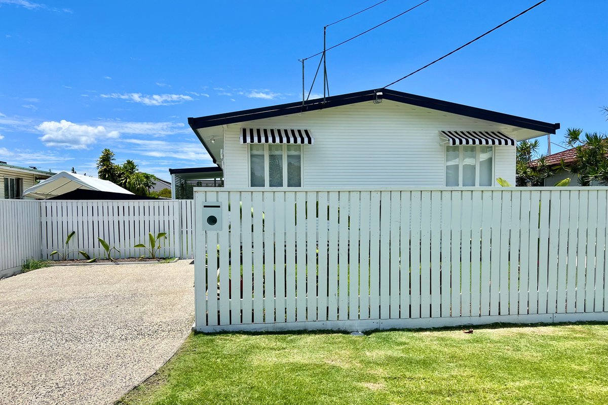 Salt+Pepper – Whole Duplex *Pets OK* 500m to beach