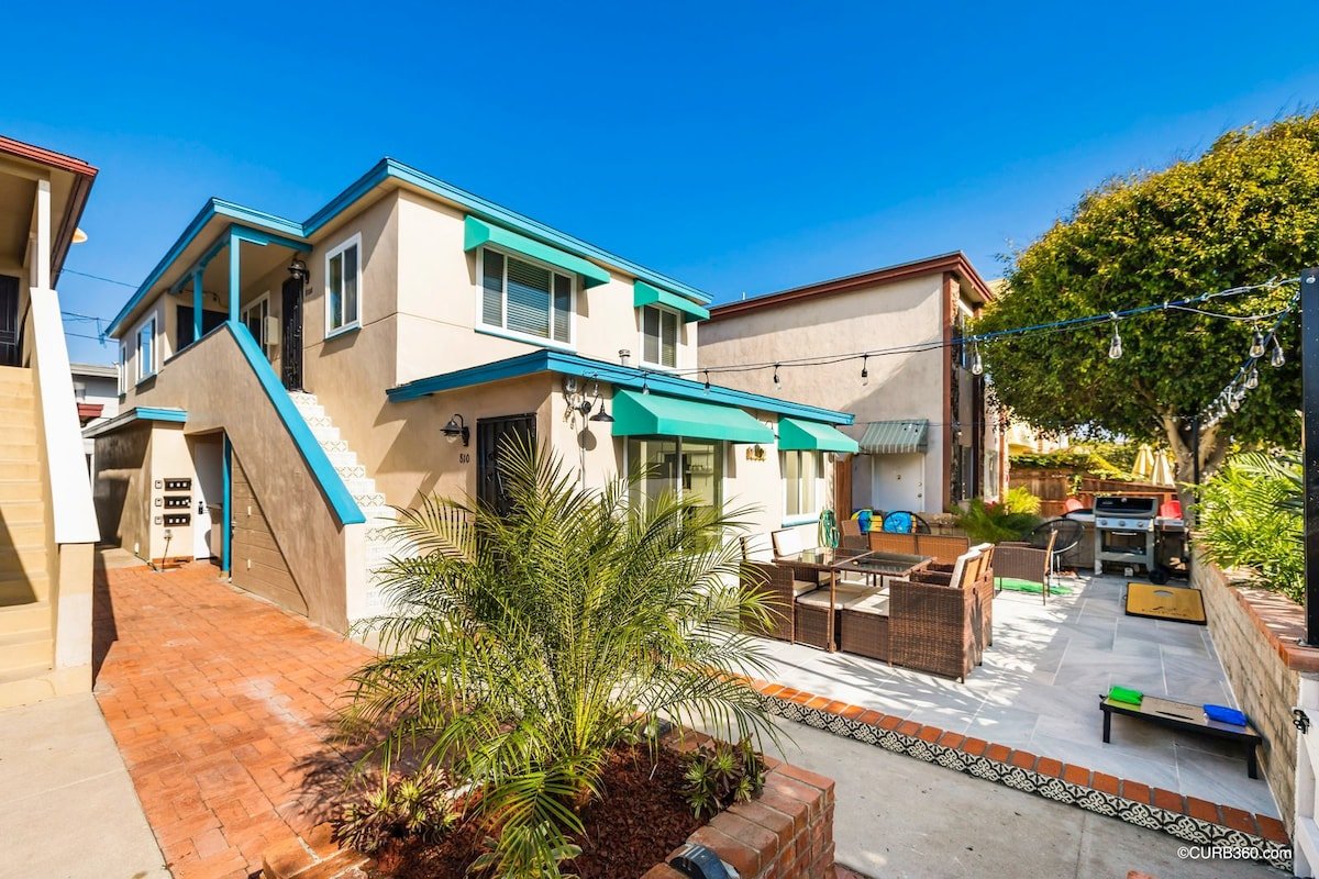 Mission Bay Retreat-Steps to sand! Sleeps 14! gallery image 3