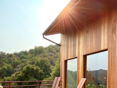 Modern tree house in the heart of Topanga canyon