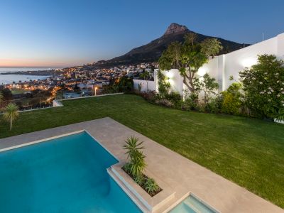 Sandpiper house, Heated Pool, Lush Garden