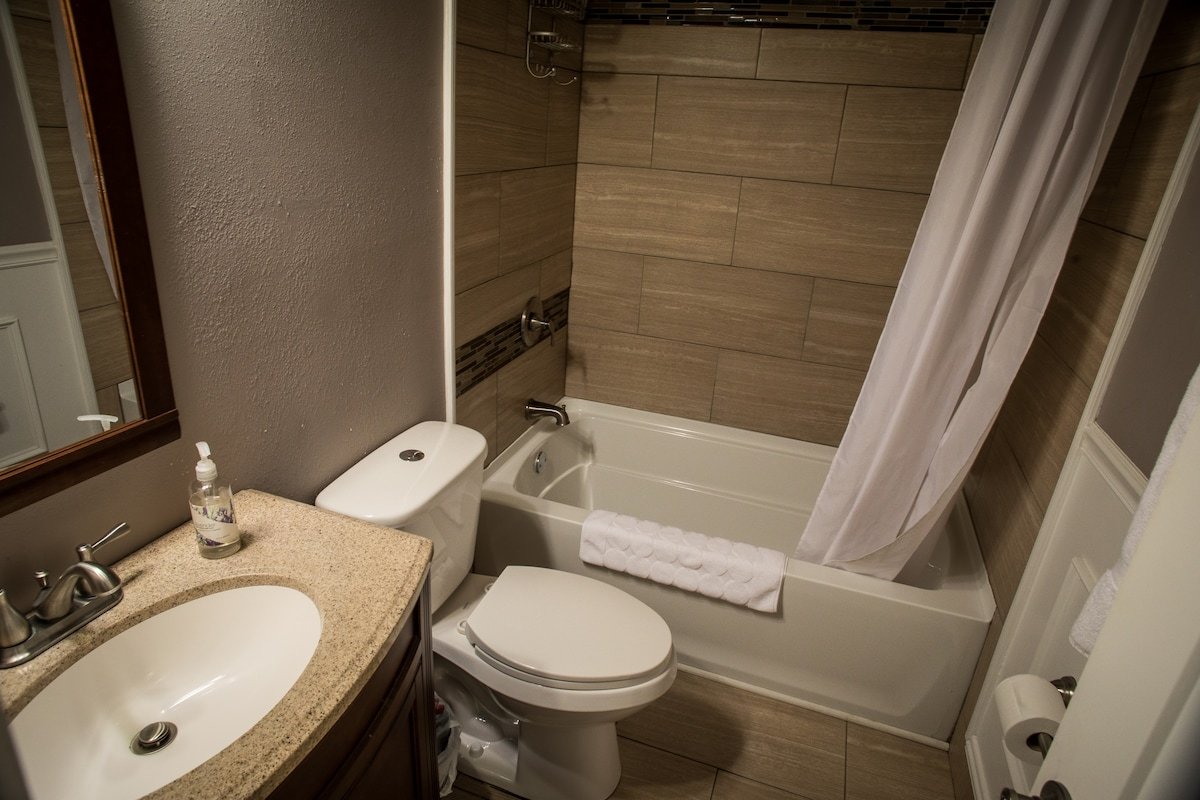 Bluesy Fairytale Walk 2 Frenchmen & French Quarter gallery image 5