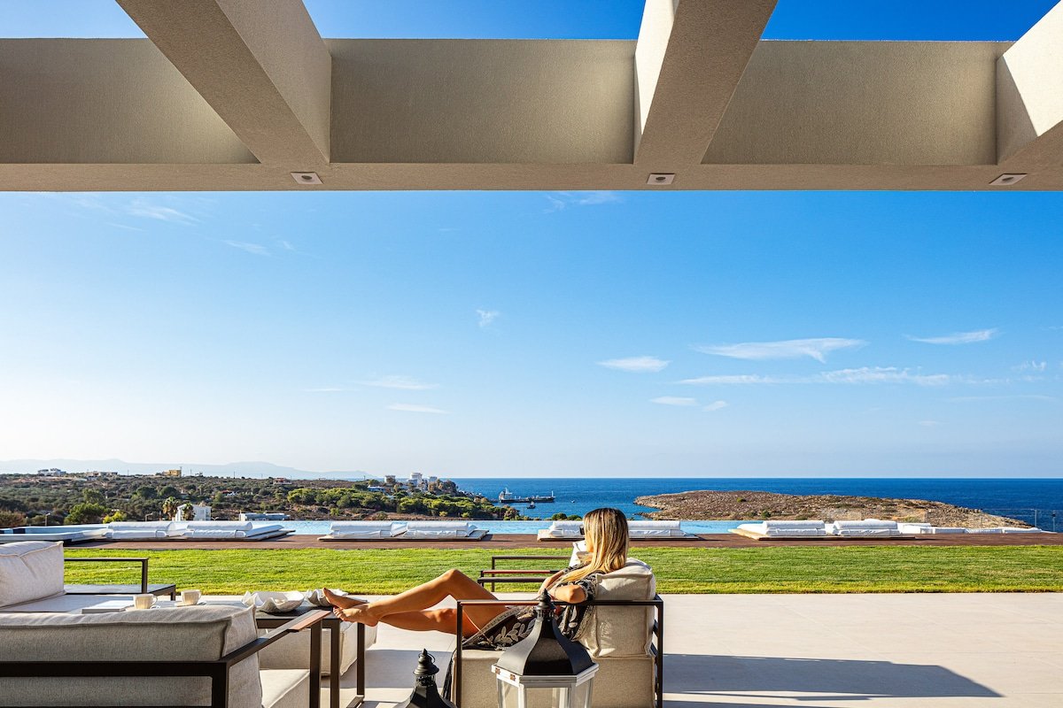 Defined by Sophistication: by etouri gallery image 4