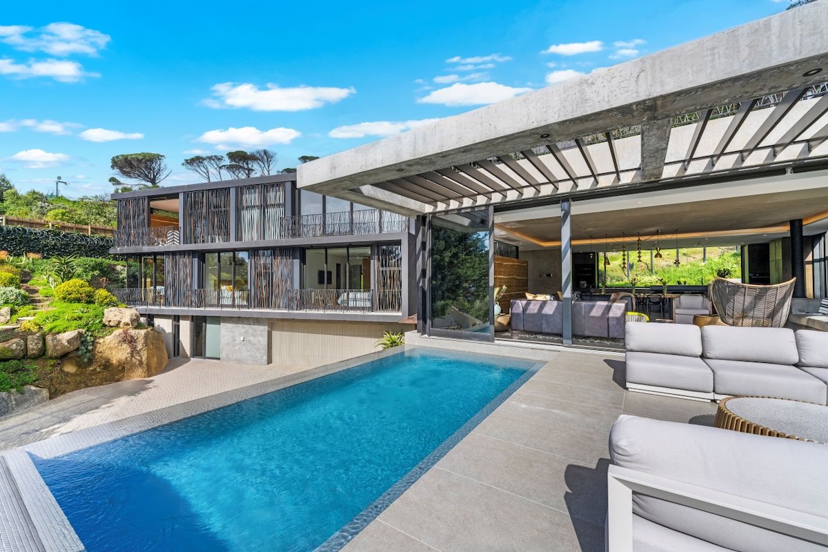 Tarentaal Kloof Villa in Higgovale gallery image 2