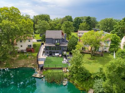 ★Easton Waterfront: Boat, Fish, Theatre, Barcade★