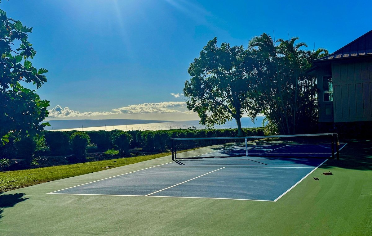 4BR Oceanview Estate | Infinity Pool + Pickleball gallery image 3